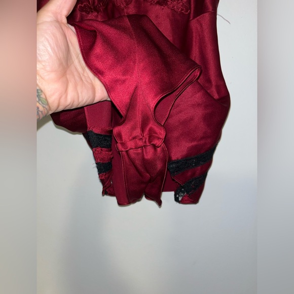Vintage Victoria’s Secret Gold Label Satin Romper Bodysuit Teddy Burgundy Lace - Picture 8 of 10
